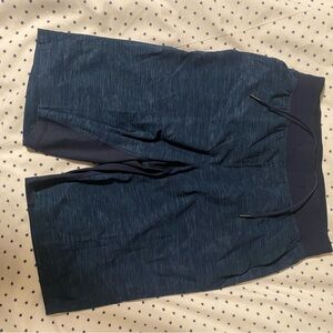 LuluLemon T.H.E. Linerless 11” Inseam Short Men’s Small